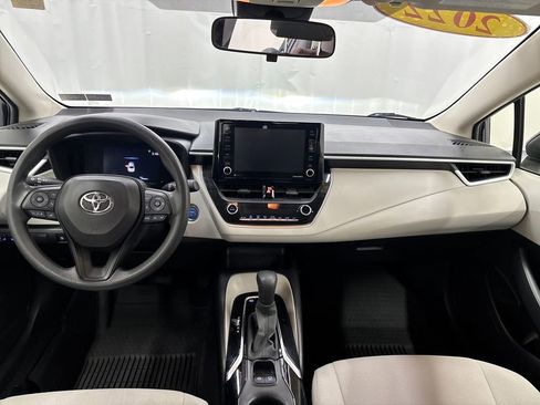 Used 2022 Toyota Corolla LE image 12