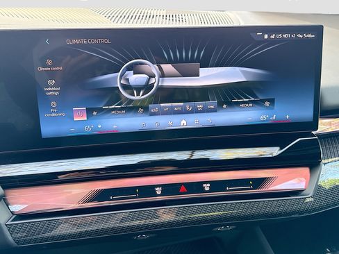 New 2026 BMW 550e xDrive w/ Executive Package image 34