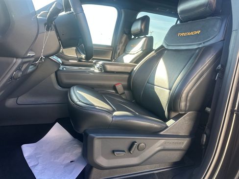 New 2025 Ford Expedition Tremor image 9