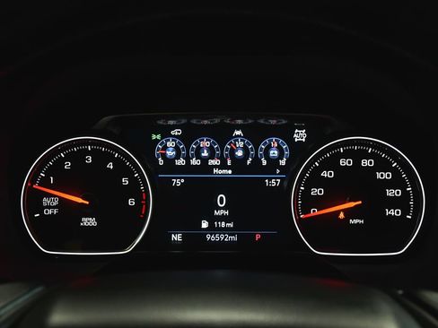 Used 2021 Chevrolet Suburban Z71 w/ Z71 Off-Road Package AWD/4WD image 32