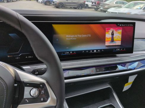 Used 2025 BMW i7 eDrive50 RWD image 30