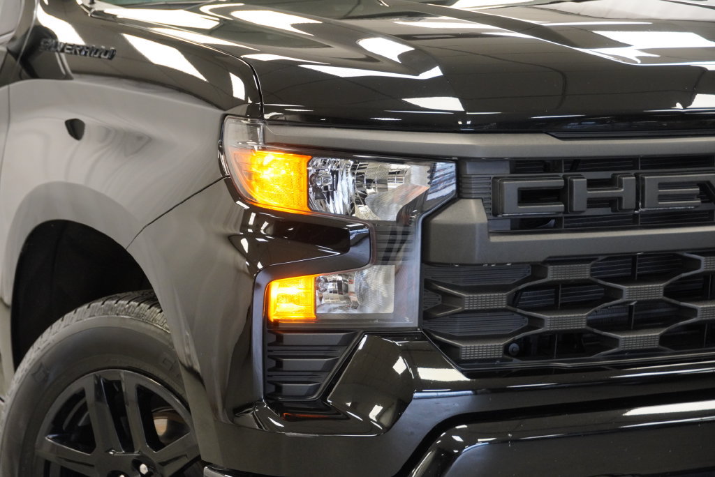 Used 2023 Chevrolet Silverado 1500 Custom w/ LPO, Dark Essentials Package AWD/4WD image 8