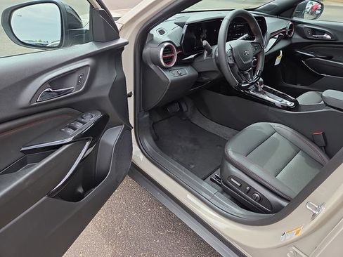 New 2026 Chevrolet Trax RS w/ Sunroof Package FWD image 10