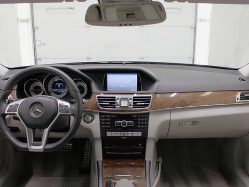 Used 2014 Mercedes-Benz E 350 Sedan w/ Premium 1 Package image 50
