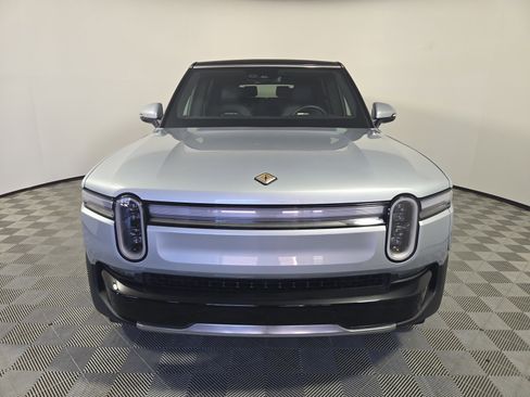 Used 2025 Rivian R1S Adventure image 8