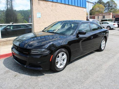 Used 2021 Dodge Charger SXT w/ Leather Interior Group image 3