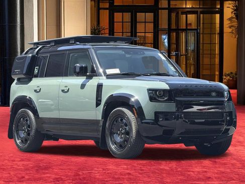 New 2026 Land Rover Defender 110 AWD/4WD image 7
