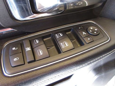 Used 2017 RAM 2500 Laramie w/ Convenience Group image 11