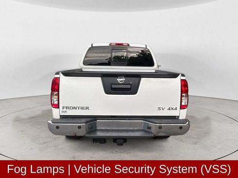 Used 2017 Nissan Frontier SV w/ SV Value Truck Package AWD/4WD image 5