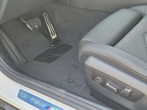 New 2027 BMW i5 eDrive40 w/ M Sport Package RWD image 17