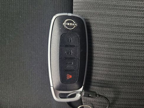 Used 2025 Nissan Sentra SV image 32