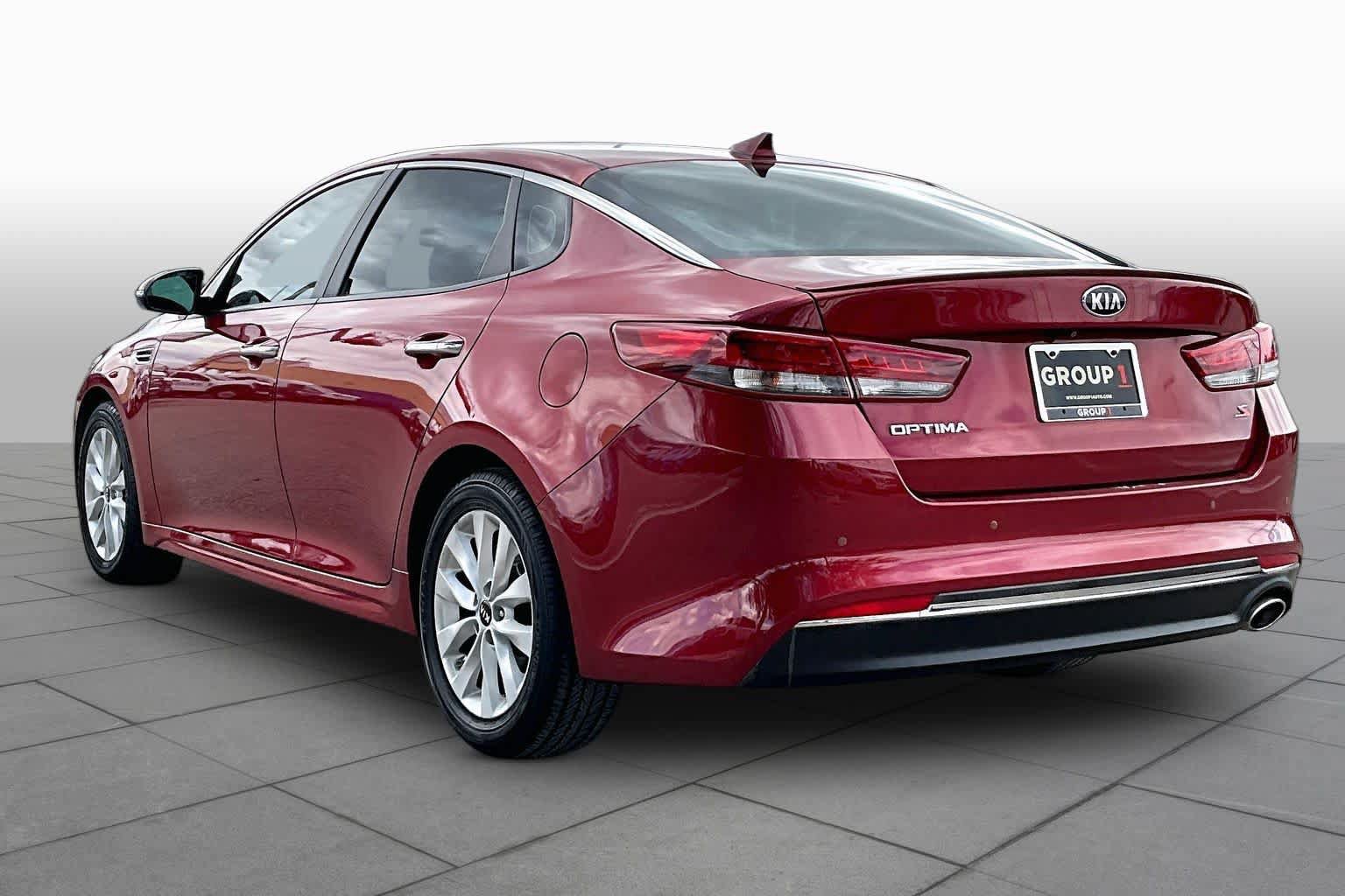 Used 2018 Kia Optima S FWD image 12