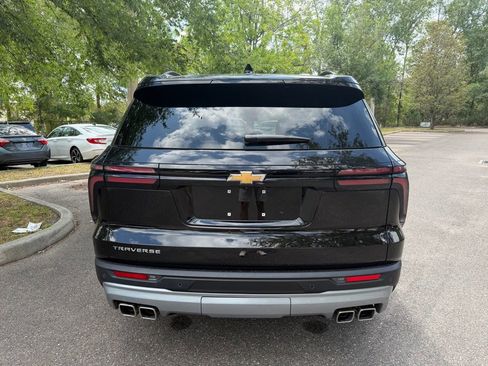 Used 2025 Chevrolet Traverse LT FWD image 5