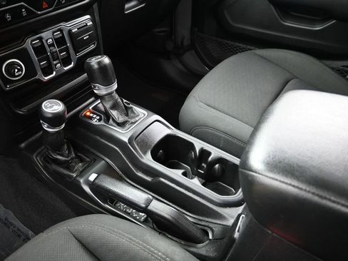 Used 2020 Jeep Wrangler Unlimited Sport AWD/4WD image 15