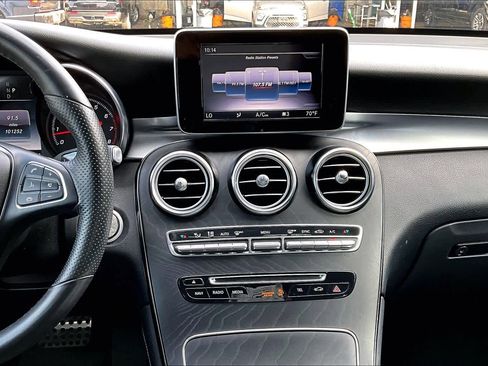 Used 2018 Mercedes-Benz GLC 300 4MATIC Coupe image 6