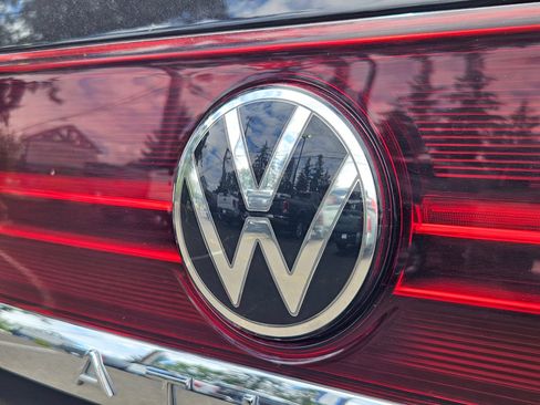 Used 2025 Volkswagen Atlas SE AWD/4WD image 27