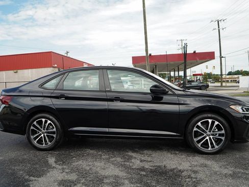 Used 2025 Volkswagen Jetta Sport FWD image 2