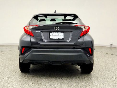 Used 2021 Toyota C-HR XLE FWD image 6