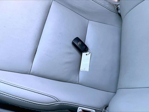Used 2015 Toyota Highlander XLE AWD/4WD image 14