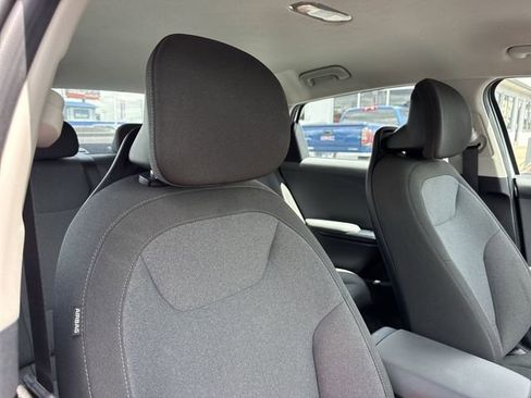 Used 2025 Kia K4 FWD image 22