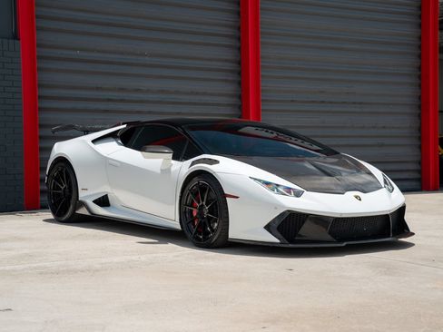 Used 2015 Lamborghini Huracan LP 610-4 AWD/4WD image 4