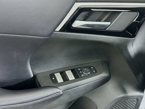 Used 2024 Mitsubishi Outlander SE FWD image 10