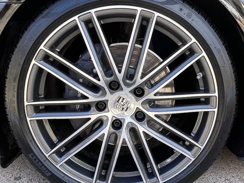 Used 2018 Porsche Panamera image 15