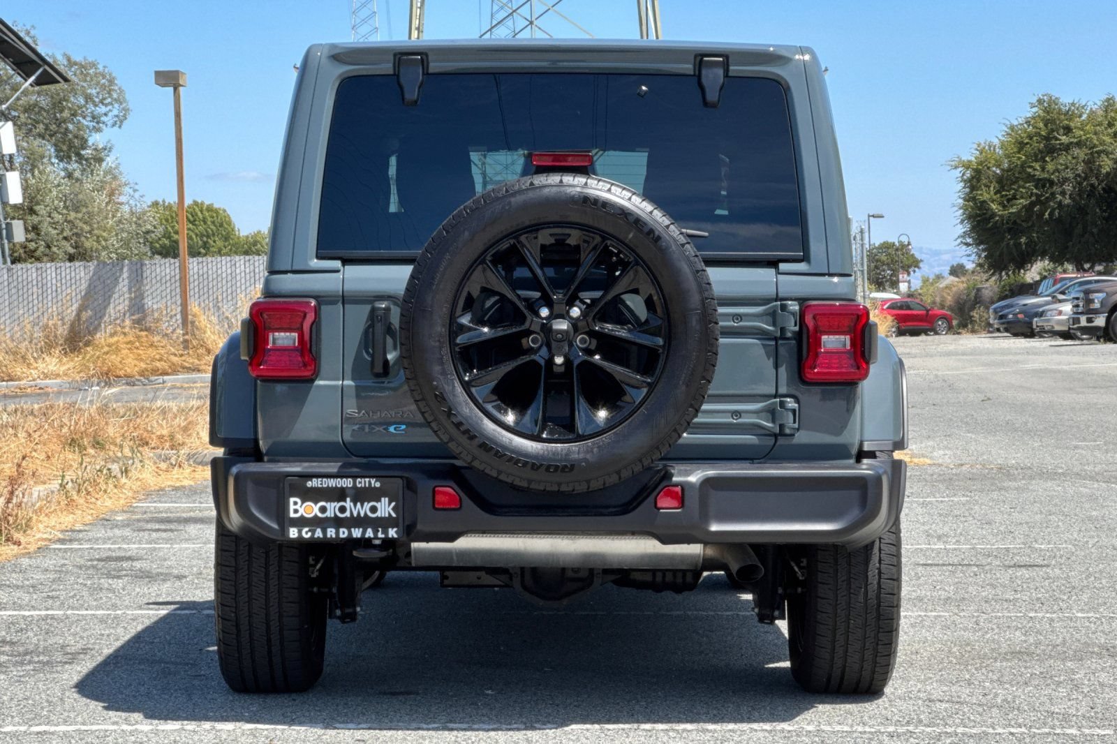 Used 2025 Jeep Wrangler Unlimited Sahara AWD/4WD image 5