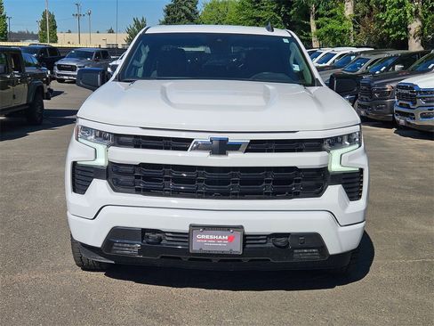 Used 2023 Chevrolet Silverado 1500 RST image 2