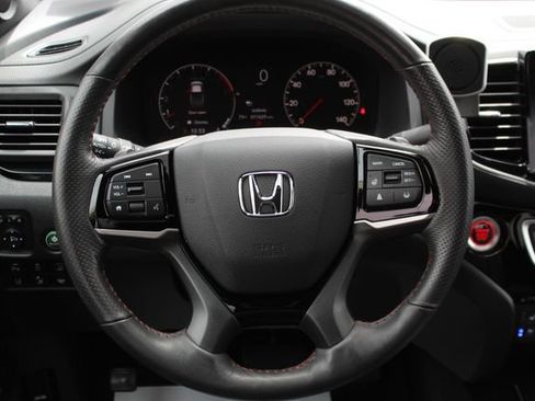 Used 2025 Honda Ridgeline Black Edition image 13