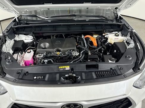 Certified 2025 Toyota Highlander XLE image 31