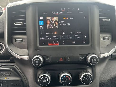 Used 2024 RAM 3500 Big Horn image 29