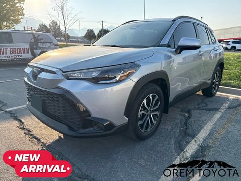 Used 2024 Toyota Corolla Cross AWD Hybrid w/ Moonroof Package image 2