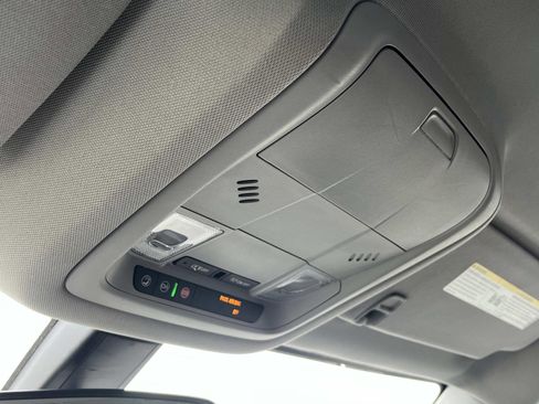 Used 2019 GMC Acadia SLE image 36