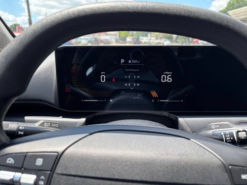 Used 2025 Kia K4 FWD image 40