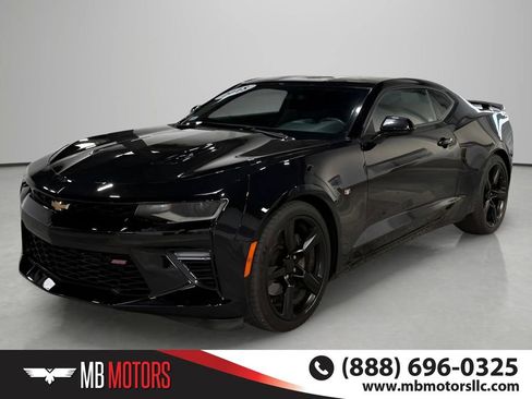 Used 2018 Chevrolet Camaro SS RWD image 1