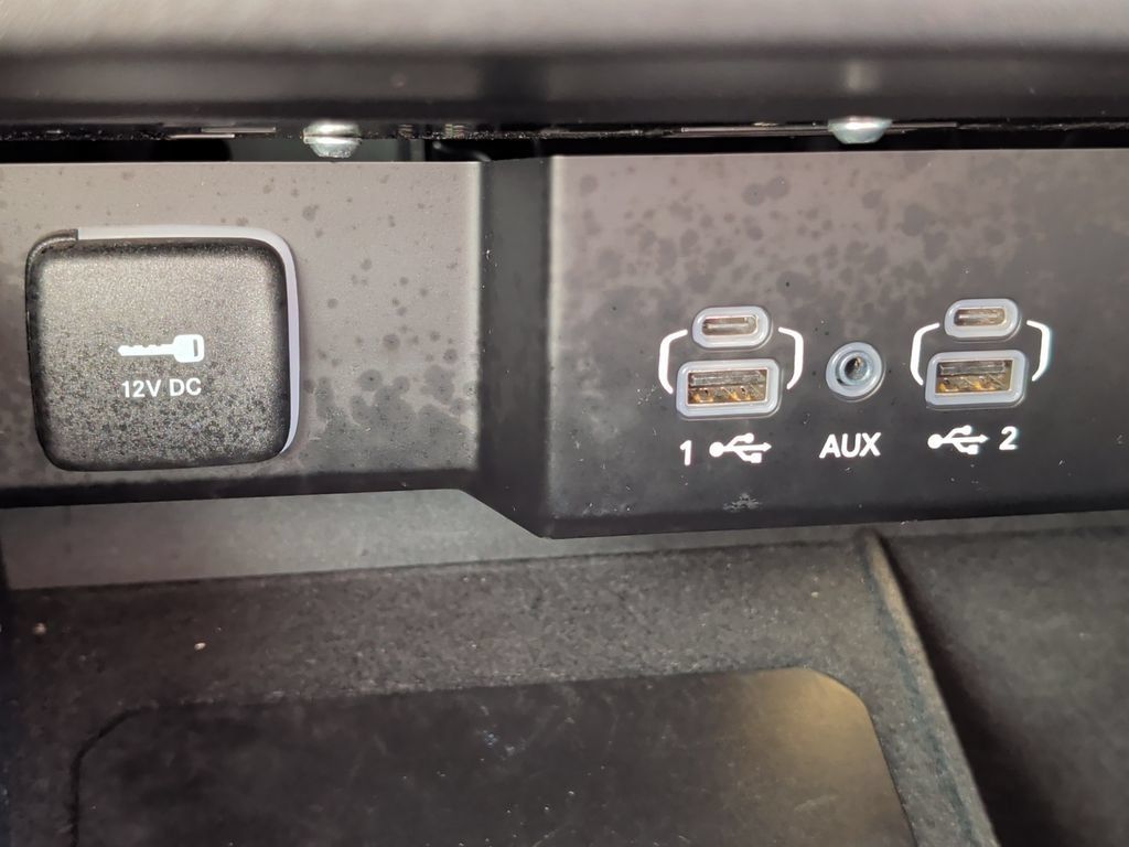 Used 2024 Jeep Wagoneer L Series III w/ Flexible Seating Group AWD/4WD image 28