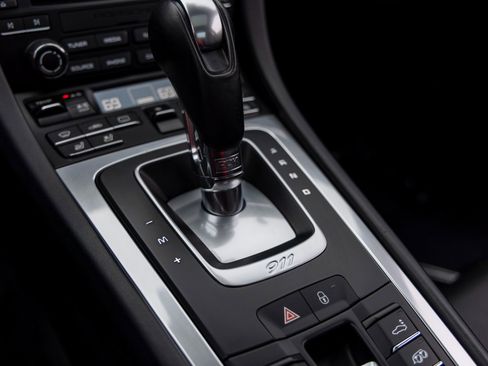 Certified 2017 Porsche 911 Carrera 4S image 38