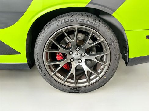 Used 2015 Dodge Challenger SRT w/ Technology Group image 11