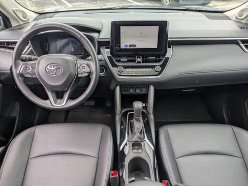 Used 2023 Toyota Corolla Cross XLE w/ Convenience Package FWD image 18