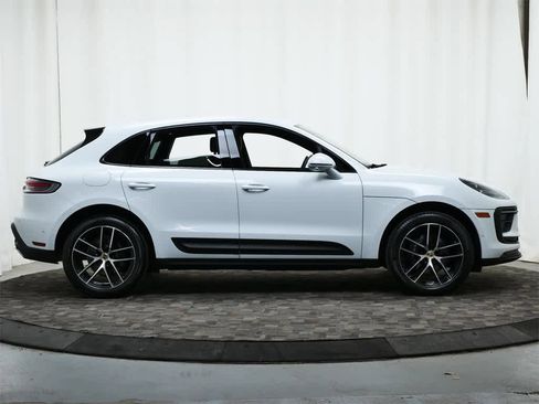 Used 2023 Porsche Macan Turbo image 8