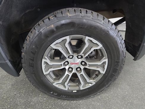 Used 2024 GMC Sierra 1500 SLT AWD/4WD image 32