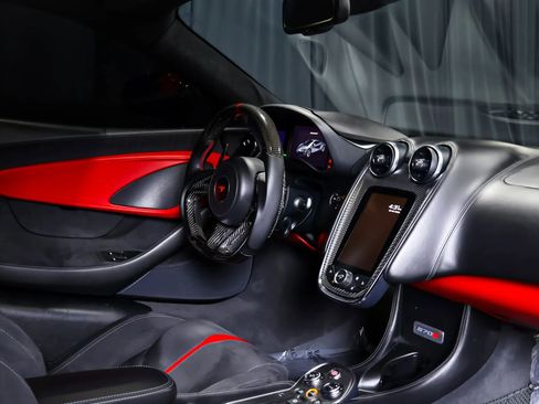 Used 2017 McLaren 570S Coupe RWD image 20