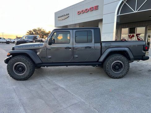 Used 2023 Jeep Gladiator Sport w/ Trailer Tow Package AWD/4WD image 2