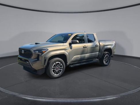 Certified 2025 Toyota Tacoma TRD Sport RWD image 4