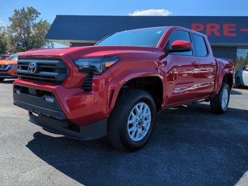 Used 2025 Toyota Tacoma Limited image 8