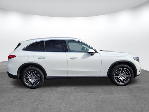 Used 2024 Mercedes-Benz GLC 300 4MATIC image 25