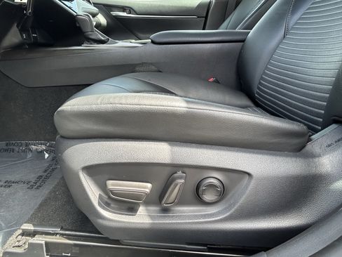 Used 2024 Toyota Camry SE FWD image 15