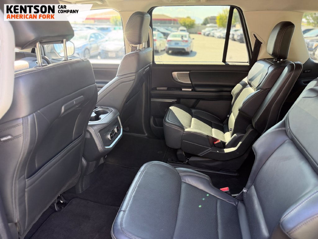 Used 2025 Ford Expedition Max Platinum AWD/4WD image 33