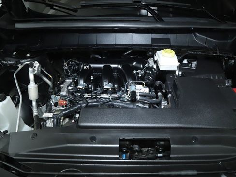 Used 2025 Nissan Pathfinder SV image 38